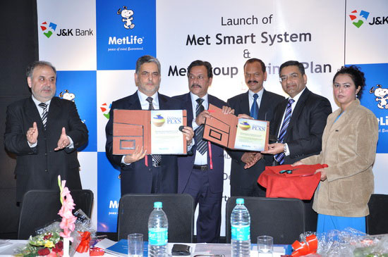 J&K Bank Chairman launches Met Group Savings Plan & Met Smart Software<br><i>Our goal is customers' delight - Mushtaq Ahmad</i>