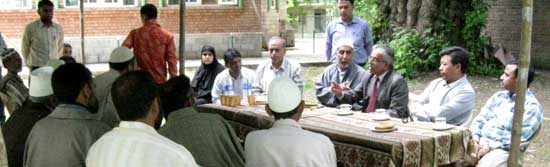 J&K Bank, RBI officers visit Tullamulla for Financial Inclusion