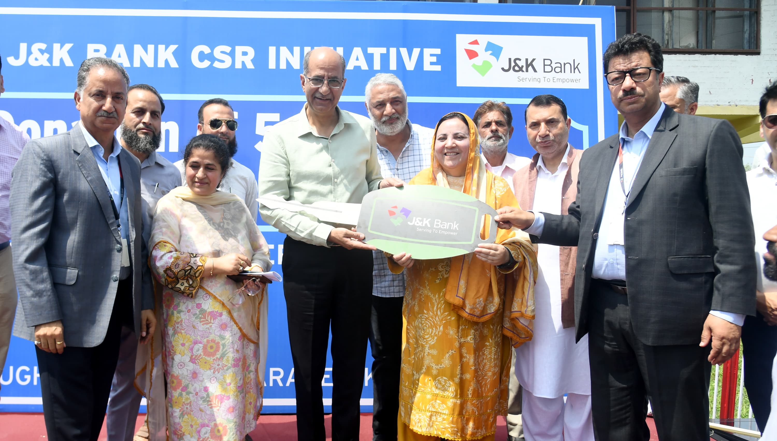 Education Minister flags off five buses under J&K Bank CSR for Degree Colleges in Kashmir